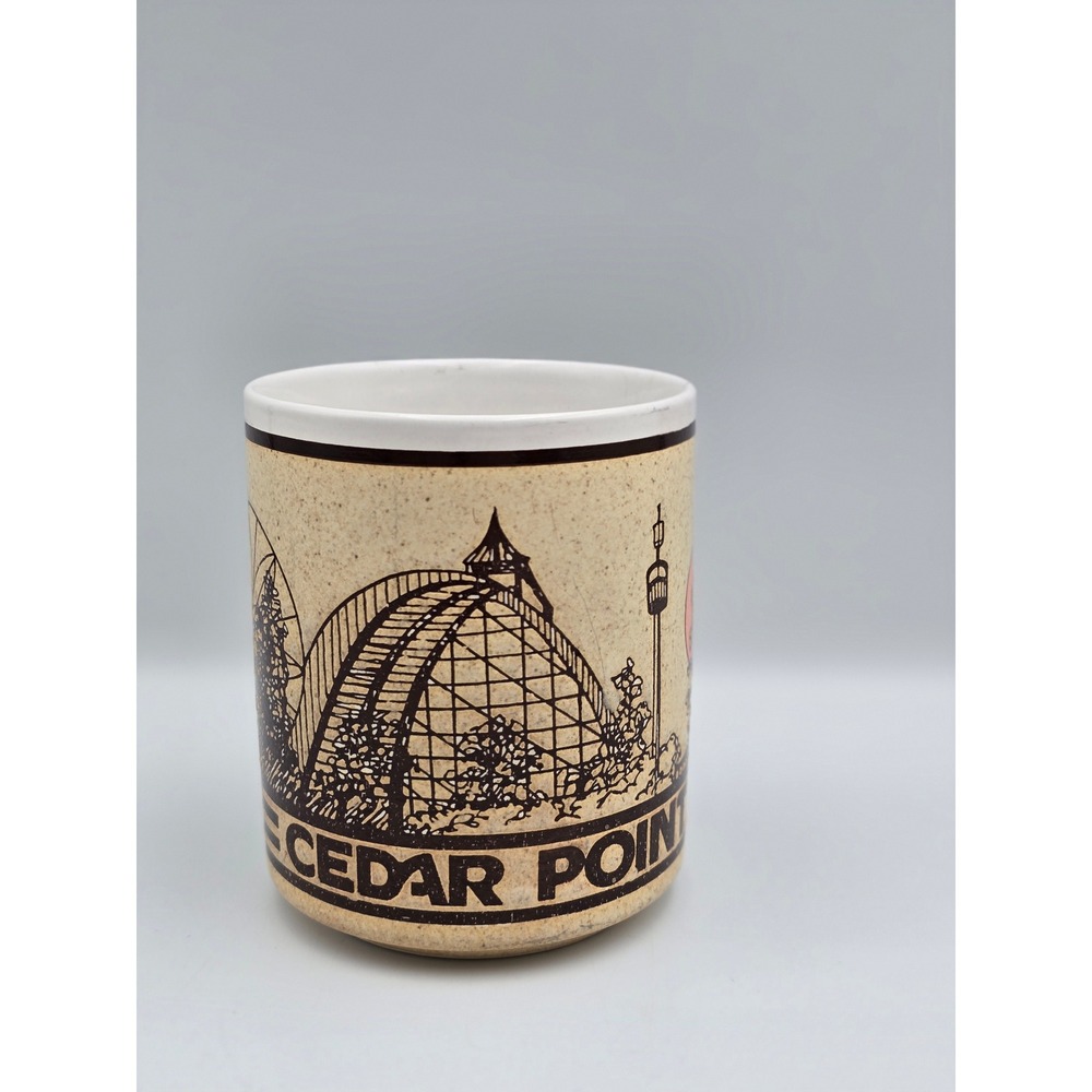 Cedar Point Vintage Roller Coaster Mug Unisex OS Tan‎ Good Souvenir Stoneware
